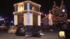 (VIDEO) Au chefuit, dar au uitat de curăţenie. Mormane de gunoi au rămas în centrul Chişinăului, după concertul de Revelion 