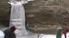 Imagini unice în toată Moldova! Două cascade de la Ţâpova au îngheţat (VIDEO)