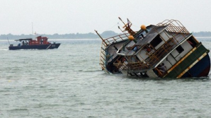 O navă a naufragiat în Golful Bengal. Cel puţin 21 de persoane şi-au pierdut viaţa