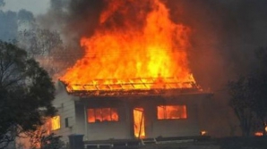 Peste 90 de case au fost făcute scrum de un incendiu în nordul Norvegiei