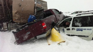 Accident în lanţ pe o autostradă din Canada. 40 de maşini au fost avariate