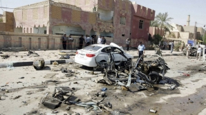 Trei bombe au explodat în preajma unui hotel din capitala Somaliei: Cel puţin 11 oameni au murit