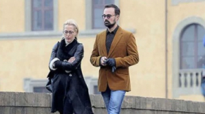 Gillian Anderson, într-o nouă aventură.  Aceasta a fost fotografiată împreună cu Evgheni Lebedev 