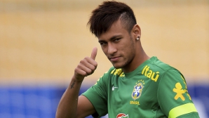 Brazilianul Neymar şi-a lăsat toţi fanii cu gura căscată după ce a cântat la pian şi la chitară