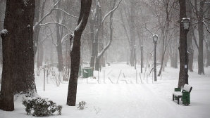 Meteorologii menţin avertizarea Cod Galben de condiţii complicate ale vremii. Temperaturile scad şi mai mult