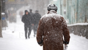 Sfaturile medicilor: Cum să ne protejăm sănătatea pe timp de ger (VIDEO)