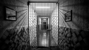 În penitenciarele din regiunea transnistreană se vând îmbrăţişări, iar libertatea costă 200 de mii de dolari. VEZI lista cu preţuri