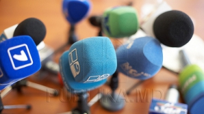 Posturile TV care emit prin satelit ar putea obţine statut de televiziuni naţionale 