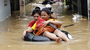 Indonezia se află în captivitatea apelor. De câteva zile ploile nu mai contenesc