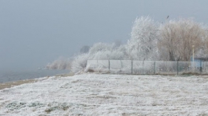 Cod portocaliu de viscol în România. Unii tineri din staţiunea Mamaia însă se bucură de intemperii