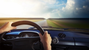 (VIDEO) Cum şofează un pilot care ocupă podiumul în competiţii mondiale după ce a consumat alcool