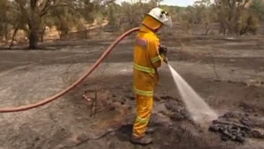 Flăcările care de câteva zile mistuie mii de hectare de vegetaţie în Australia, localizate de pompieri