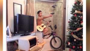 Competiţie amuzantă, dar periculoasă. Reprezintă un concurs al celor mai interesante şi inedite poze selfie (VIDEO)