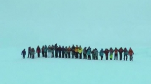 Operaţiunea de salvare a pasagerilor de pe vasul rusesc blocat de gheaţă în Antarctica s-a încheiat cu succes (VIDEO)