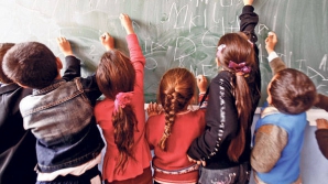 Elevii din clasele primare, cei mai defavorizaţi. Nici jumătate din şcoli nu au cabinete medicale şi săli de sport