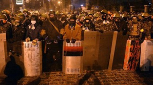 Puterea de la Kiev face primele cedări. Protestele antiguvernamentale continuă pe teritoriul întregii ţari