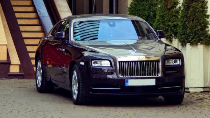 Premieră pentru Moldova! Primul Rolls-Royce Wraith a fost surprins pe străzile Chişinăului FOTO