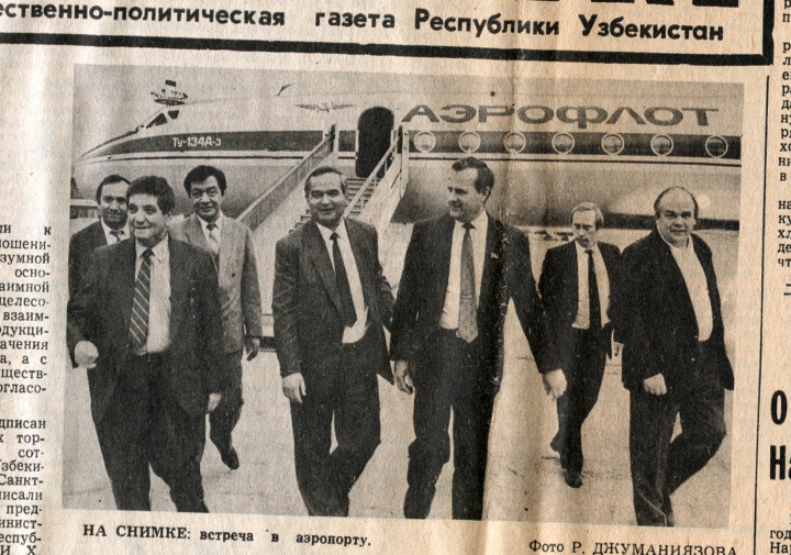 Vladimir Putin aşa cum nu l-ai mai văzut. IMAGINI cu cel mai puternic om al planetei din vremea când ducea servieta şefului său