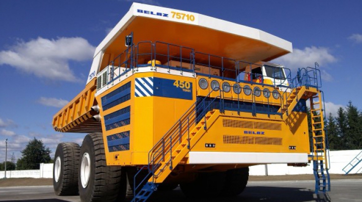 Belaz a construit cel mai mare camion pentru minerit din lume (FOTO)