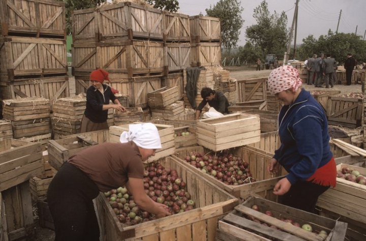 GALERIE FOTO inedită. Moldova anilor '80, văzută de un fotograf francez