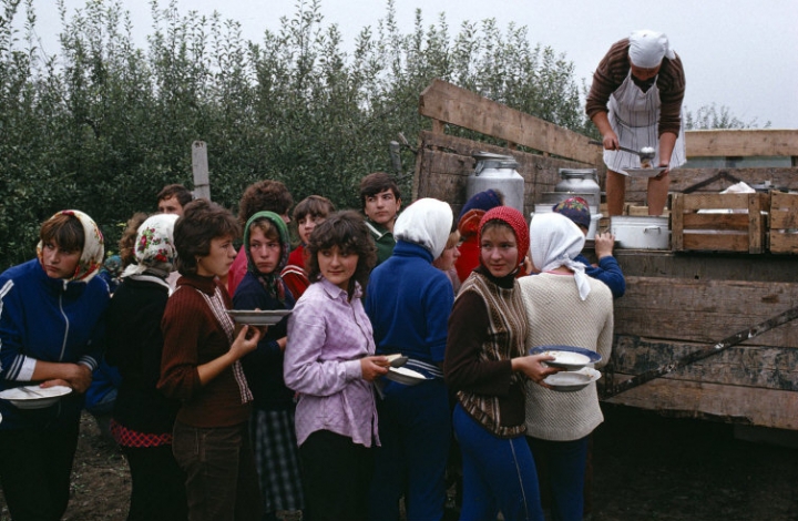 GALERIE FOTO inedită. Moldova anilor '80, văzută de un fotograf francez