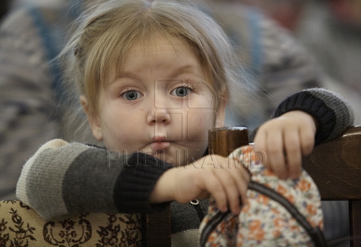 Mai mulţi artişti au cântat pentru copiii internaţi în Spitalul Valentin Ignatenco GALERIE FOTO, VIDEO