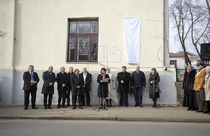 Sărbătoare la Colegiul de Arte din Soroca. Nicolae Botgros a vizitat instituţia care îi va purta numele (FOTO)