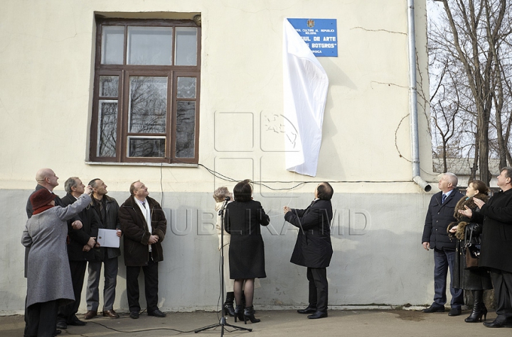 Sărbătoare la Colegiul de Arte din Soroca. Nicolae Botgros a vizitat instituţia care îi va purta numele (FOTO)