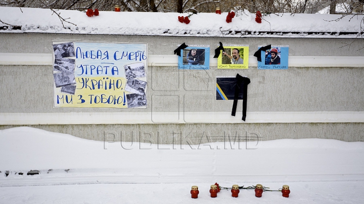 Victimele Maidanului au fost comemorate la Chişinău (GALERIE FOTO)