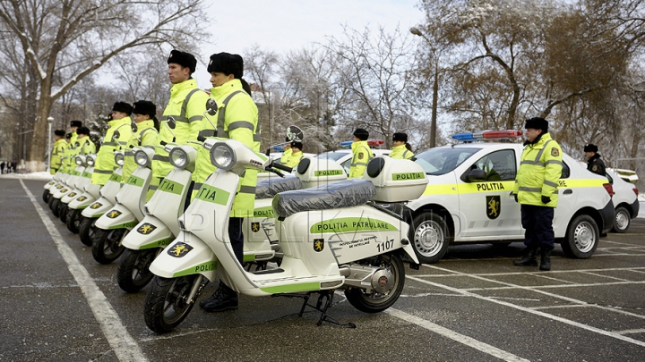 Donaţie pe 2 roţi pentru INP. Poliţiştii vor patrula prin parcuri şi printre blocuri cu 10 motorete special echipate (FOTO)