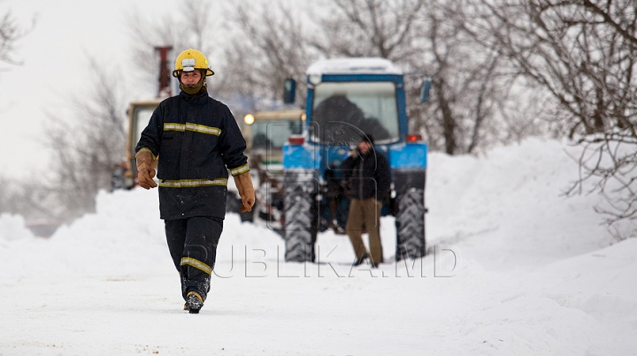 NO COMMENT! Ninsorile abundente din ultimele zile aduc şi bucurie şi necaz (FOTO/VIDEO)