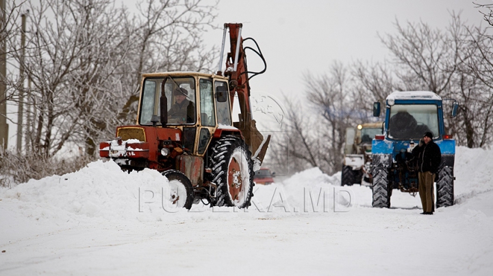 NO COMMENT! Ninsorile abundente din ultimele zile aduc şi bucurie şi necaz (FOTO/VIDEO)