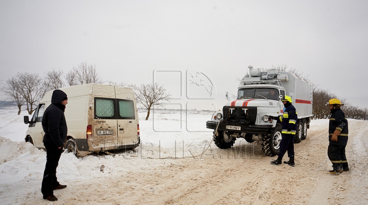 NO COMMENT! Ninsorile abundente din ultimele zile aduc şi bucurie şi necaz (FOTO/VIDEO)