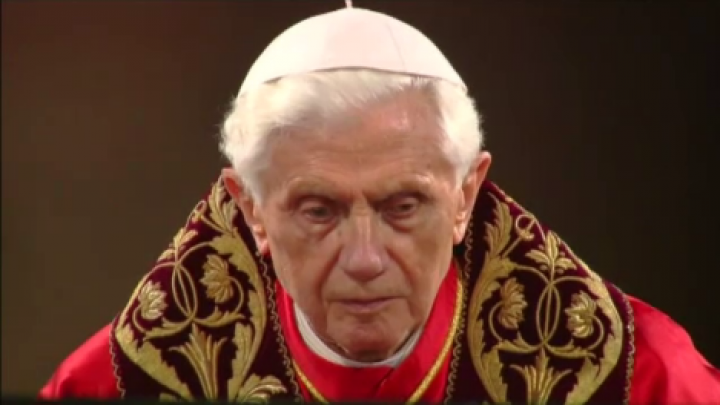 Fostul papă Benedict al XVI-lea a înlăturat din clerul catolic aproape 400 de preoţi acuzaţi de abuzuri asupra copiilor