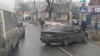 Nici că îi pasă! Cum şi-a parcat maşina un şofer pe o stradă din Chişinău (FOTO)