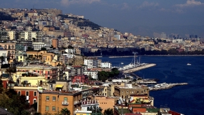 Oraşul Napoli riscă să intre în incapacitate de plată după ce planul de reducere a cheltuielilor bugetare a fost respins