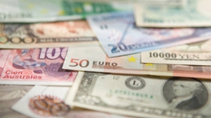 CURSUL VALUTAR: Moneda unică europeană bate record după record