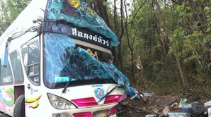 Tragedie în Thailanda: 13 elevi şi doi profesori au murit într-un grav accident de autobuz 