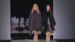 Săptămâna Modei de la Milano s-a încheiat cu prezentarea colecţiei celebrului designer italian Giorgio Armani