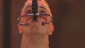 Moldoveanul "înghiţitor de săbii" va participa la deschiderea Olimpiadei de la Soci 