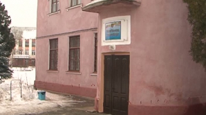 Lucrează dar nu au bani. Profesorii Liceului "Lucian Blaga" din Tiraspol se împrumută pentru a-şi plăti facturile