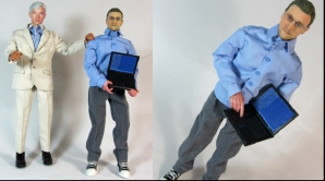 În SUA a fost scoasă în vânzare păpuşa cu imaginea lui Edward Snowden