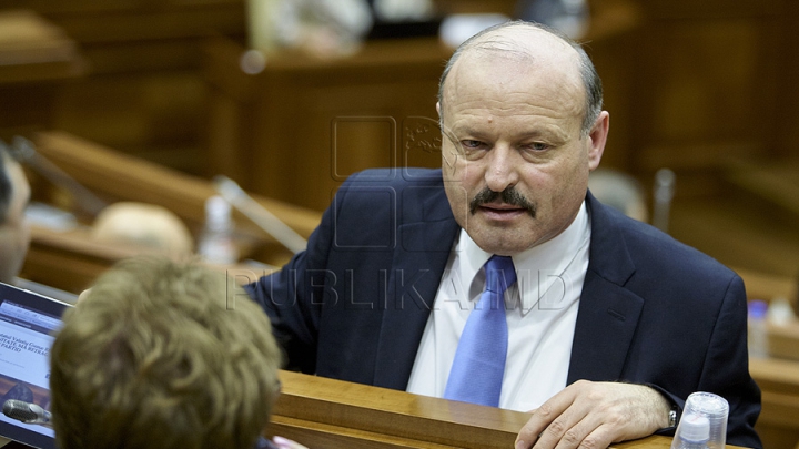 Prima şedinţă din acest an a Parlamentului, în 50 de FOTOGRAFII. Aşa au muncit deputaţii în sediul renovat