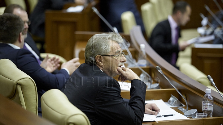 Prima şedinţă din acest an a Parlamentului, în 50 de FOTOGRAFII. Aşa au muncit deputaţii în sediul renovat