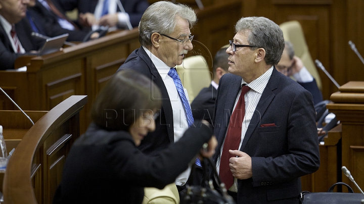 Prima şedinţă din acest an a Parlamentului, în 50 de FOTOGRAFII. Aşa au muncit deputaţii în sediul renovat