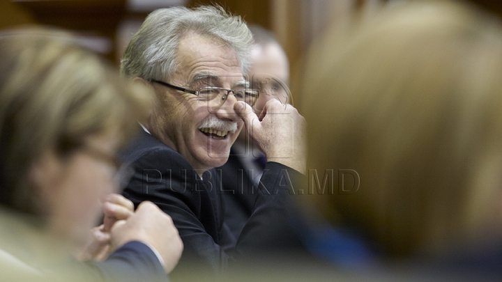 Prima şedinţă din acest an a Parlamentului, în 50 de FOTOGRAFII. Aşa au muncit deputaţii în sediul renovat