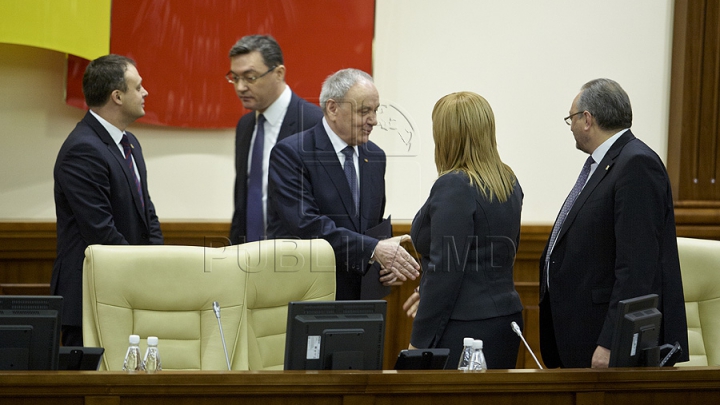 Prima şedinţă din acest an a Parlamentului, în 50 de FOTOGRAFII. Aşa au muncit deputaţii în sediul renovat