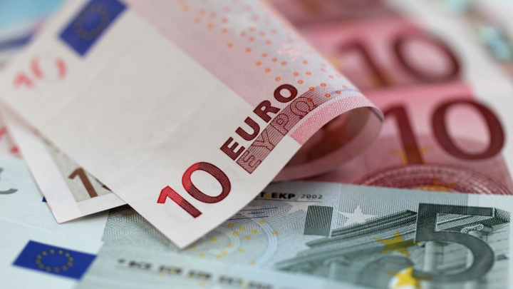 Record absolut pentru valuta europeană. Câţi lei vom da pentru un euro