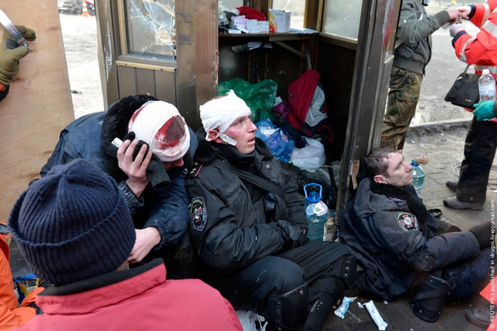 SÂNGE şi FOC pe străzile Kievului! Ucraina trăieşte cele mai NEGRE şi VIOLENTE zile din istoria sa recentă (GALERIE FOTO)