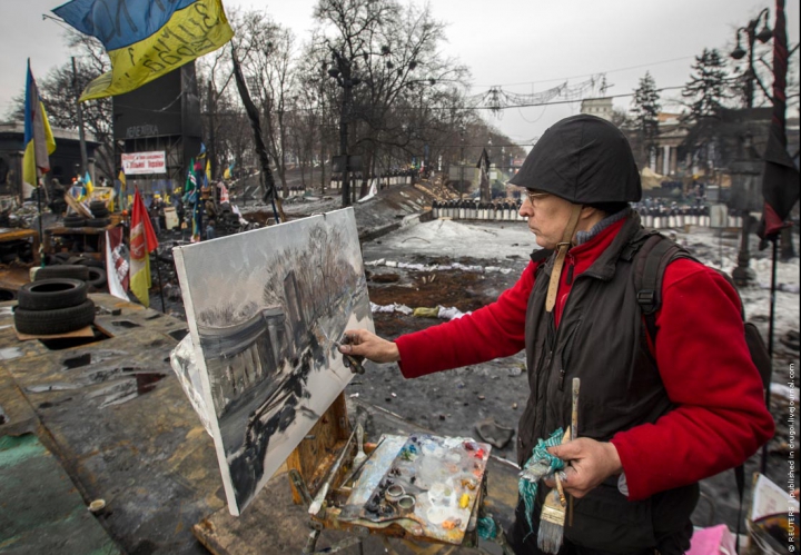 Kievul "POST-APOCALIPTIC": În timp ce manifestanţii continuă rezistenţa, BERCUT-ul le cere să meargă la lucru (FOTO)